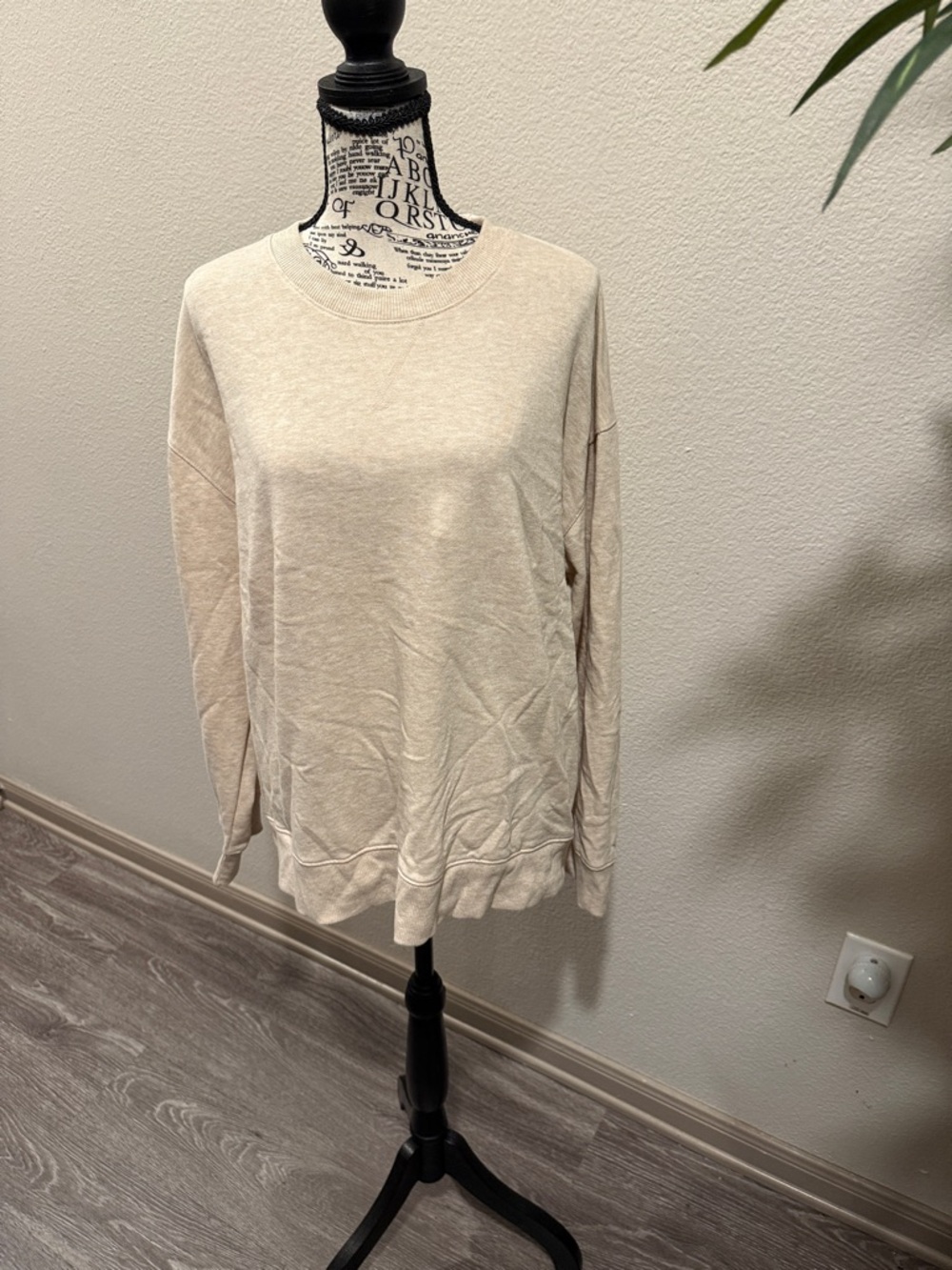 No Boundaries Lightweight Crewneck Sweatshirt - Cream